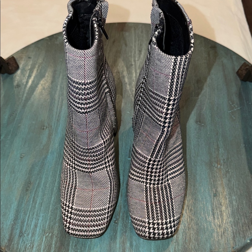 Sugar - SGR-ELEMENT Plaid Block Heel Ankle Boots – Women’s Size 8M - Picture 7 of 11